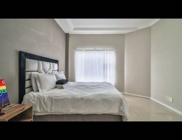 1 BEDROOM APARTMENT FOR SALE IN UMHLANGA RIDGE